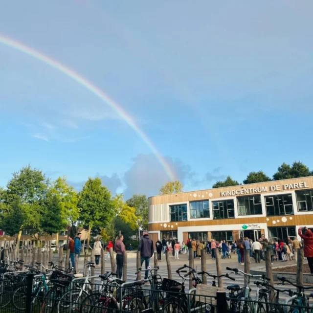 Een boog in de wolken als teken van trouw...